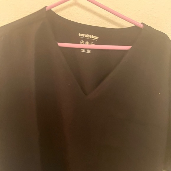 Cherokee Black V-Neck Scrub Top - Picture 2 of 9